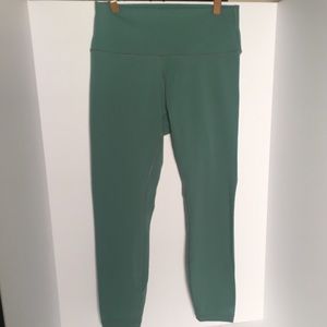 NWOT - LULULEMON • Wunder Under Luxtreme Legging